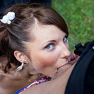 Teen bride gives head in the car